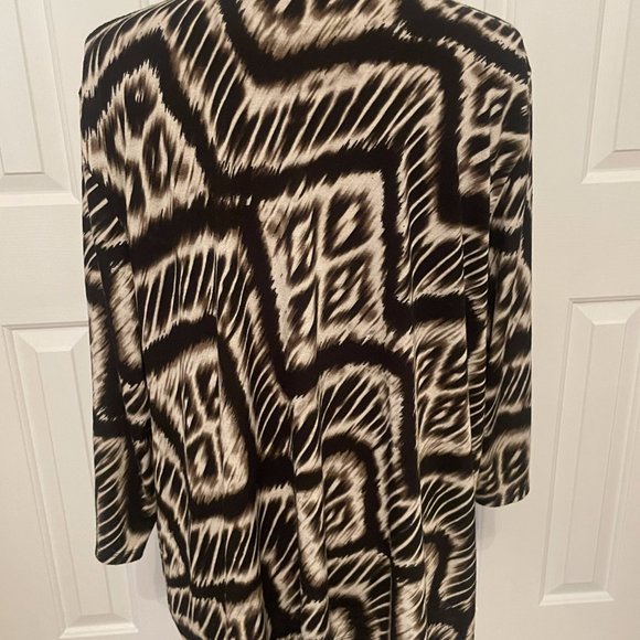 Chico's Easywear Black and Beige Light-Weight Asymmetrical Cardigan, Size 3 - Picture 5 of 7